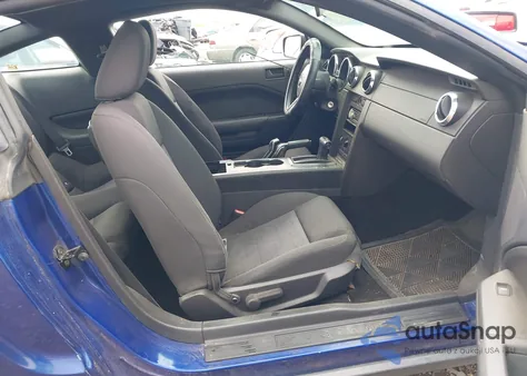 2005 Ford Mustang V6 Deluxe/V6 Premium из США, поврежденный, VIN 1ZVFT80N955175172